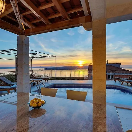 Magico With Pool And Fantastic Seaview 빌라